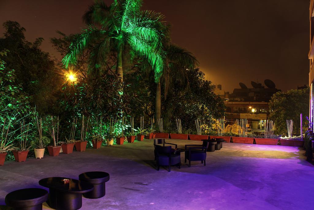 Aavaa Surya Continental Hotel New Delhi Buitenkant foto