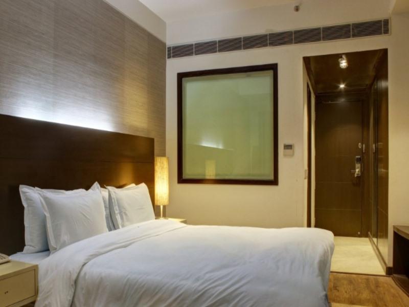 Aavaa Surya Continental Hotel New Delhi Buitenkant foto